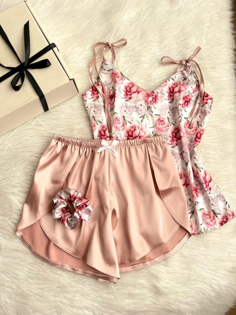 تاپ شلوارک طرح گلاره